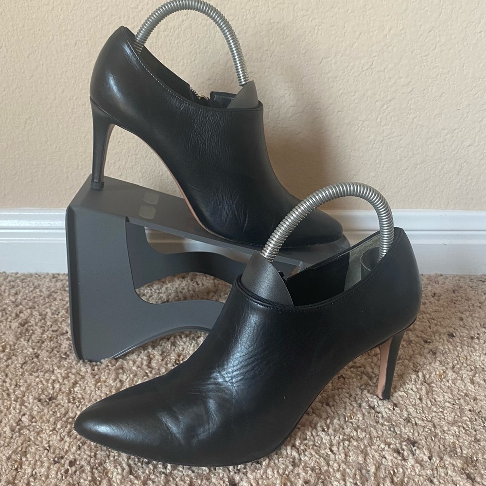 Tory Burch Greenwich Black Pointy Ankle Booties Sz 8.5